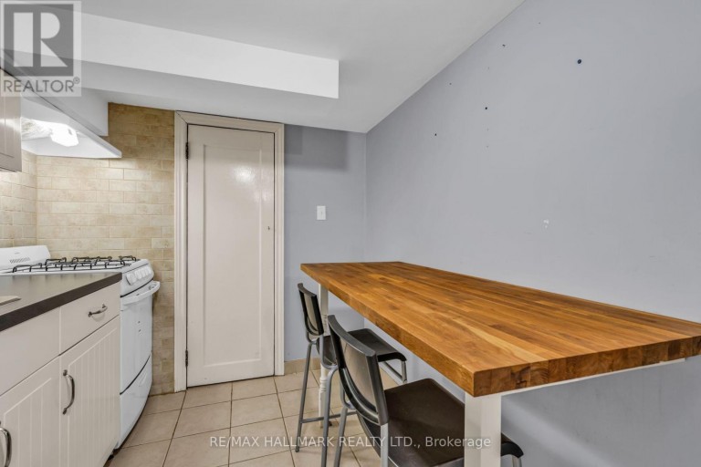 65 KIRKNEWTON ROAD, Toronto (Caledonia-Fairbank), Ontario, M6E3X9