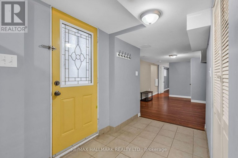 65 KIRKNEWTON ROAD, Toronto (Caledonia-Fairbank), Ontario, M6E3X9