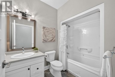 91 ORR STREET Stratford Ontario photo 18