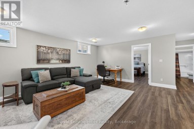 91 ORR STREET Stratford Ontario photo 28