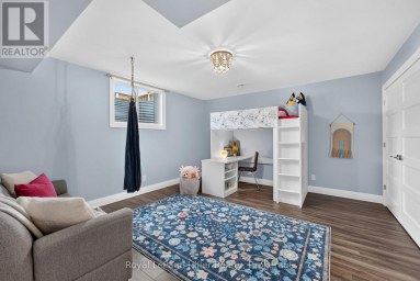 91 ORR STREET Stratford Ontario photo 33
