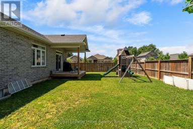 91 ORR STREET Stratford Ontario photo 39