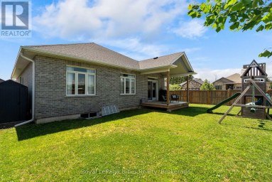 91 ORR STREET Stratford Ontario photo 40