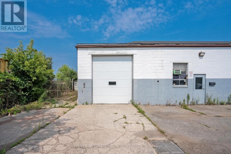 3 - 1505 SPEERS ROAD, Oakville (SW Southwest), Ontario, L6L2X5