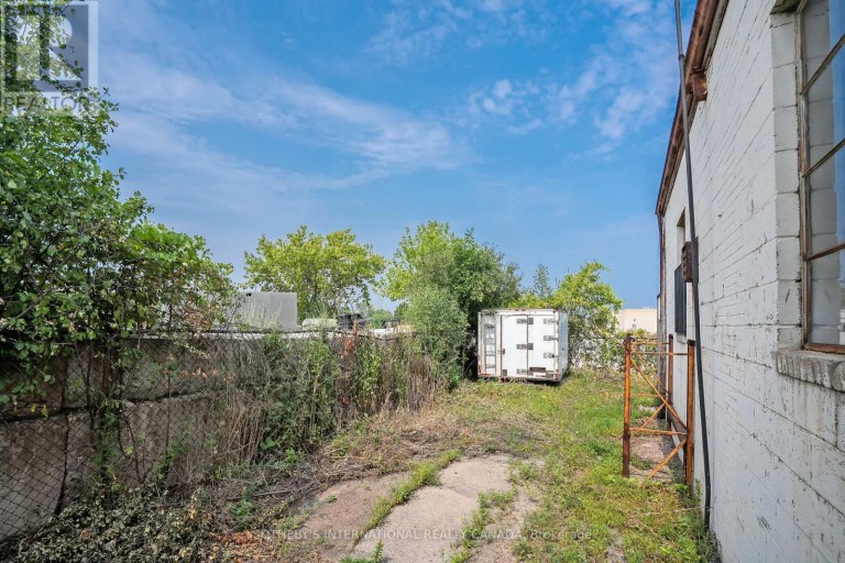 3 - 1505 SPEERS ROAD, Oakville (SW Southwest), Ontario, L6L2X5