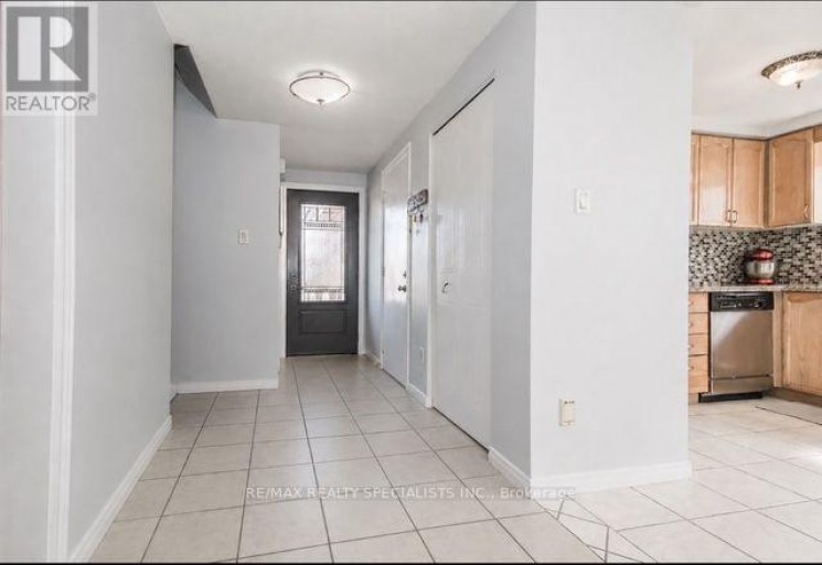 110 STEELES CRESCENT, Cambridge, Ontario, N1R8C4