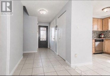 110 STEELES CRESCENT Cambridge Ontario photo 3