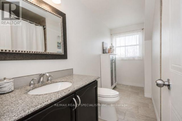 110 STEELES CRESCENT, Cambridge, Ontario, N1R8C4