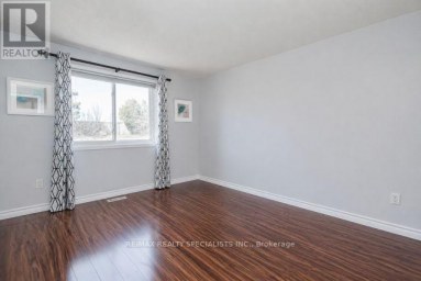 110 STEELES CRESCENT Cambridge Ontario photo 7