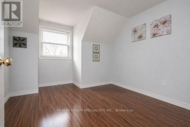 110 STEELES CRESCENT Cambridge Ontario photo 8
