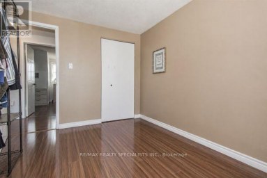 110 STEELES CRESCENT Cambridge Ontario photo 9