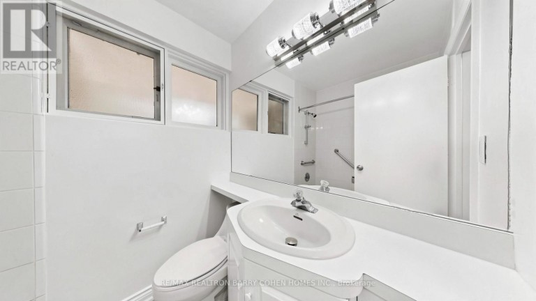 3 GREENGATE ROAD, Toronto (Banbury-Don Mills), Ontario, M3B1E7
