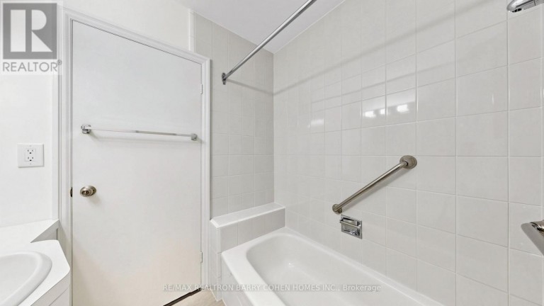 3 GREENGATE ROAD, Toronto (Banbury-Don Mills), Ontario, M3B1E7
