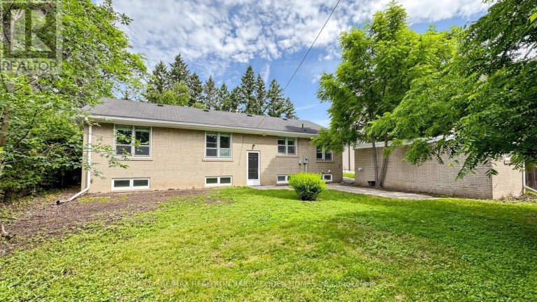 3 GREENGATE ROAD, Toronto (Banbury-Don Mills), Ontario, M3B1E7