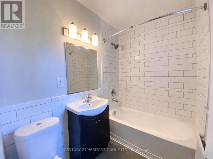 3 - 174 GROVE STREET E, Barrie (Wellington), Ontario, L4M2P7