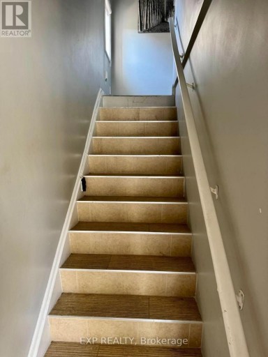 UPPER - 132 BROOKHAVEN DRIVE, Toronto (Brookhaven-Amesbury), Ontario, M6M4P2