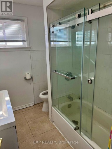 UPPER - 132 BROOKHAVEN DRIVE, Toronto (Brookhaven-Amesbury), Ontario, M6M4P2