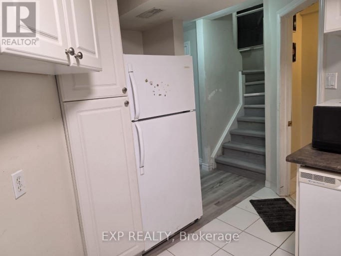 BSMT - 134 SANDOWN AVENUE, Toronto (Birchcliffe-Cliffside), Ontario, M1N3W7