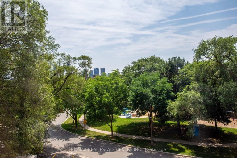 307 - 5 HILL HEIGHTS ROAD, Toronto (Stonegate-Queensway), Ontario, M8Y1Y9