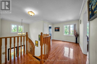 384 SPRUCE GROVE CRESCENT Newmarket (Woodland Hill) Ontario photo 12