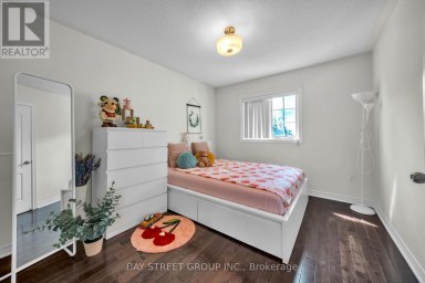 384 SPRUCE GROVE CRESCENT Newmarket (Woodland Hill) Ontario photo 15