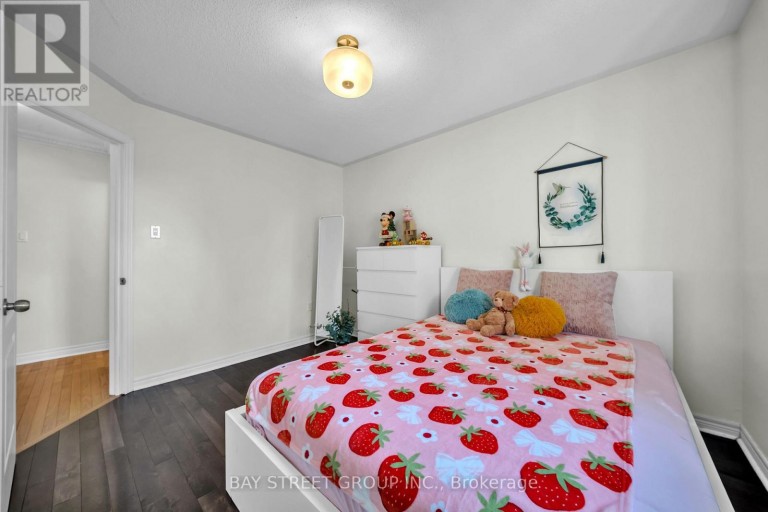 384 SPRUCE GROVE CRESCENT, Newmarket (Woodland Hill), Ontario, L3X2X3