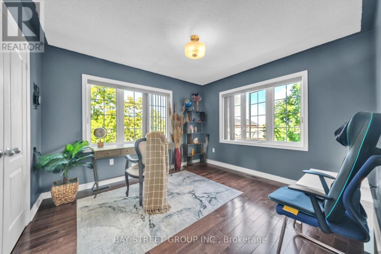 384 SPRUCE GROVE CRESCENT, Newmarket (Woodland Hill), Ontario, L3X2X3