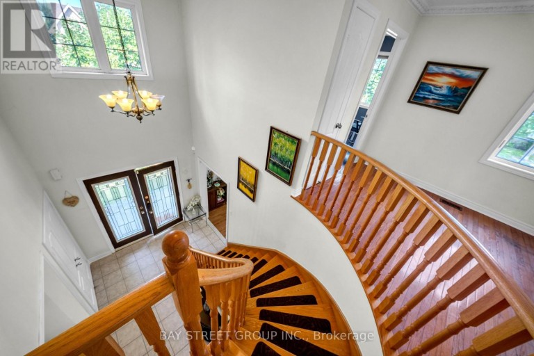 384 SPRUCE GROVE CRESCENT, Newmarket (Woodland Hill), Ontario, L3X2X3