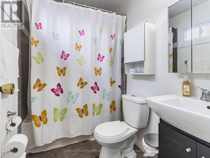 3 HALEY COURT, Brampton (Central Park), Ontario, L6S1N6
