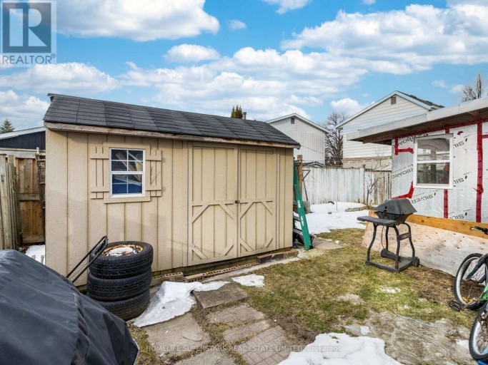 3 HALEY COURT, Brampton (Central Park), Ontario, L6S1N6