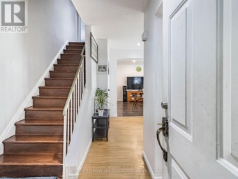3 HALEY COURT Brampton (Central Park) Ontario photo 3