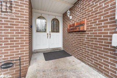 UPPER UNIT - 7 ROSEDALE PLACE Barrie (Cundles East) Ontario photo 2