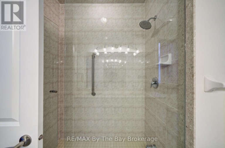 30 ALLEGRA DRIVE, Wasaga Beach, Ontario, L9Z0H1