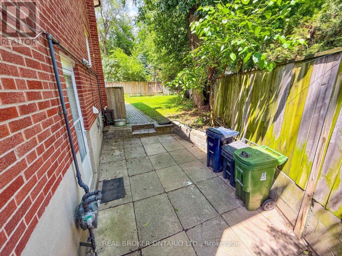 LOWER LEVEL - 14 GOOCH COURT, Toronto (Lambton Baby Point), Ontario, M6S2N8