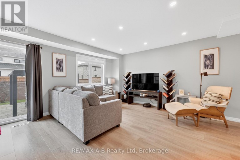 31 TRAILSIDE DRIVE, St. Marys, Ontario, N4X0C1