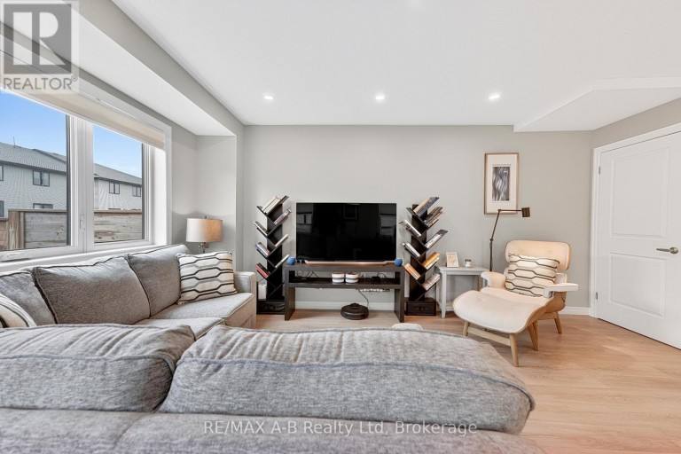 31 TRAILSIDE DRIVE, St. Marys, Ontario, N4X0C1
