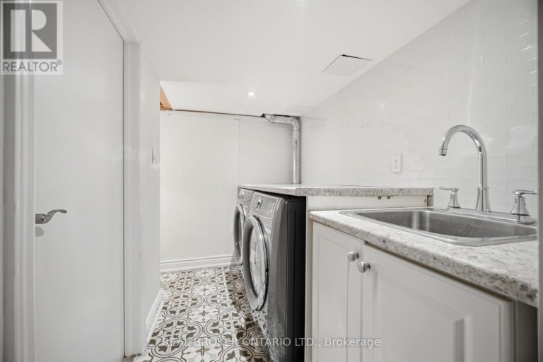 3277 PAUL HENDERSON DRIVE, Mississauga (Churchill Meadows), Ontario, L5M0H5