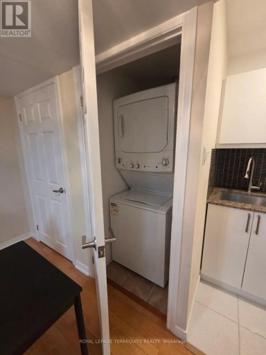BSMT - 16 ROYAL CHAPIN CRESCENT, Richmond Hill (Westbrook), Ontario, L4S1Z9