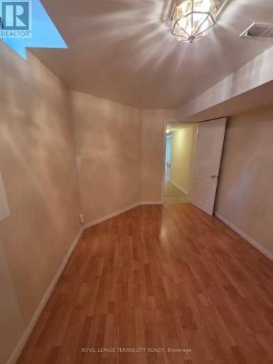 BSMT - 16 ROYAL CHAPIN CRESCENT, Richmond Hill (Westbrook), Ontario, L4S1Z9
