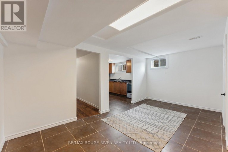 BSMT - 1121 BROCK STREET S, Whitby (Downtown Whitby), Ontario, L1N4M1