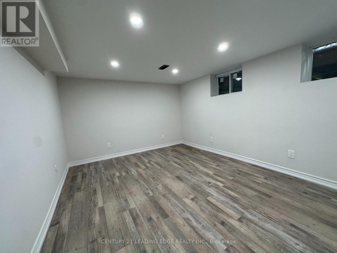 BSMT - 11 WHITE ABBEY PARK, Toronto (Wexford-Maryvale), Ontario, M1R4R3