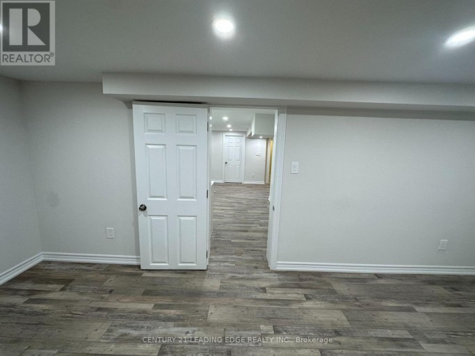 BSMT - 11 WHITE ABBEY PARK, Toronto (Wexford-Maryvale), Ontario, M1R4R3