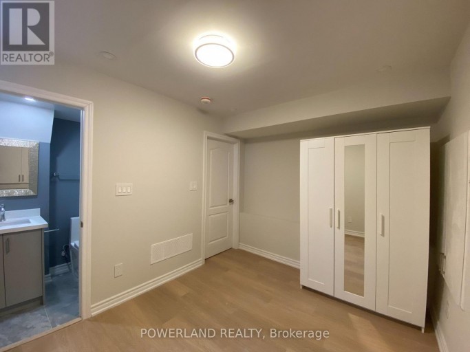 BSMT - 2 ST ANNES ROAD, Toronto (Little Portugal), Ontario, M6J2C1