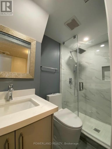 BSMT - 2 ST ANNES ROAD, Toronto (Little Portugal), Ontario, M6J2C1