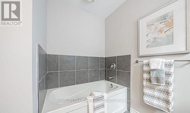 112 BETHUNE AVENUE, Welland (Lincoln/Crowland), Ontario, L3B5T8