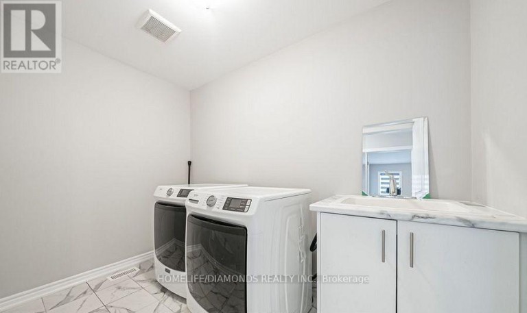 112 BETHUNE AVENUE, Welland (Lincoln/Crowland), Ontario, L3B5T8