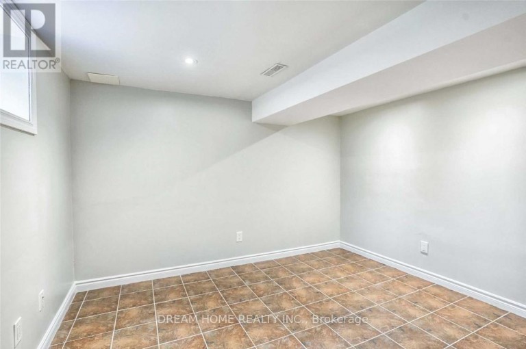 BASEMEN - 401 CRAWFORD STREET, Toronto (Trinity-Bellwoods), Ontario, M6J2W1