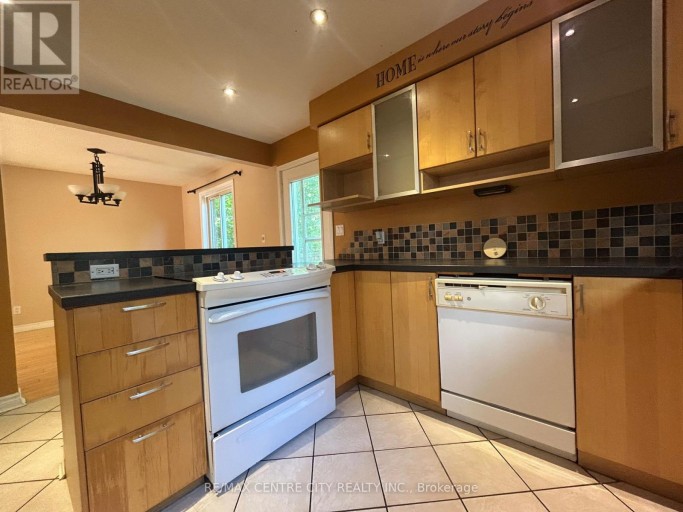 67 WALMER GARDENS, London North (North K), Ontario, N6G4H5