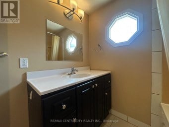 67 WALMER GARDENS London North (North K) Ontario photo 19