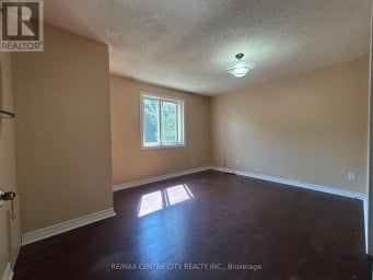 67 WALMER GARDENS London North (North K) Ontario photo 24